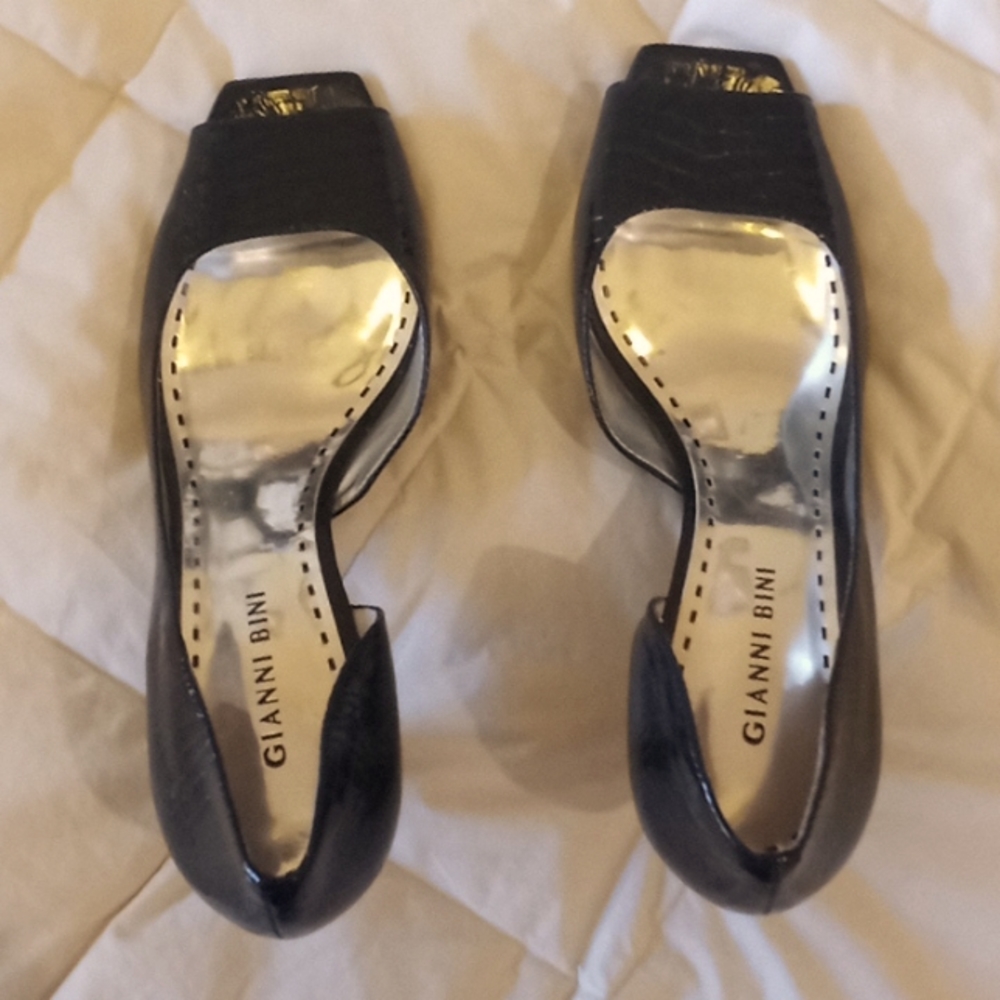 Gianni Bini Size 8 1/2 M Black Peep Toe Heels